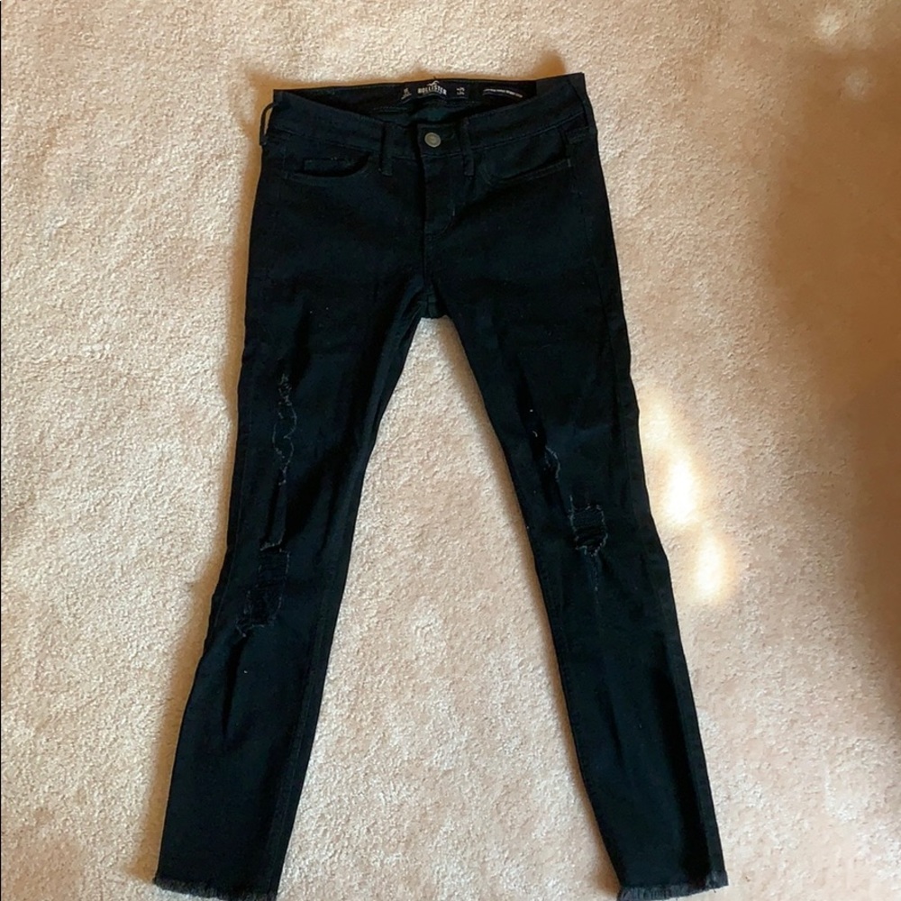 Black ripped skinny jeans